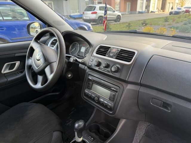 Синий Шкода Фабия, объемом двигателя 1.2 л и пробегом 150 тыс. км за 4500 $, фото 6 на Automoto.ua