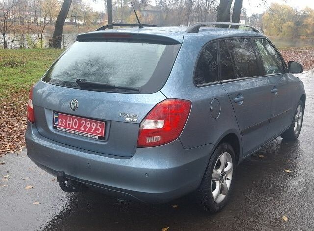Синий Шкода Фабия, объемом двигателя 0 л и пробегом 200 тыс. км за 5800 $, фото 4 на Automoto.ua