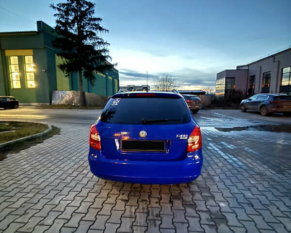 Синий Шкода Фабия, объемом двигателя 1.2 л и пробегом 209 тыс. км за 4100 $, фото 1 на Automoto.ua