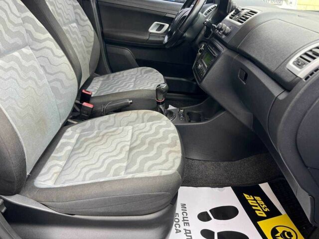 Синій Шкода Фабія, об'ємом двигуна 1.6 л та пробігом 230 тис. км за 6800 $, фото 20 на Automoto.ua
