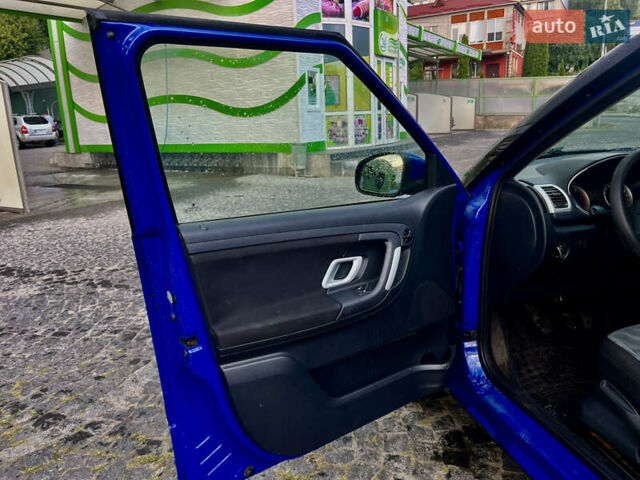 Синий Шкода Фабия, объемом двигателя 1.39 л и пробегом 186 тыс. км за 5750 $, фото 12 на Automoto.ua