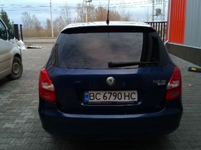Синий Шкода Фабия, объемом двигателя 1.6 л и пробегом 208 тыс. км за 5400 $, фото 2 на Automoto.ua