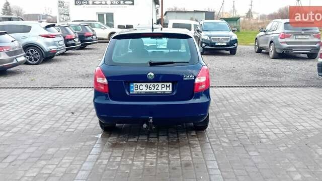 Синий Шкода Фабия, объемом двигателя 1.2 л и пробегом 222 тыс. км за 4500 $, фото 4 на Automoto.ua