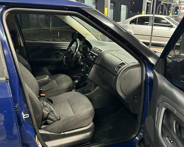 Синий Шкода Фабия, объемом двигателя 1.2 л и пробегом 255 тыс. км за 4250 $, фото 10 на Automoto.ua