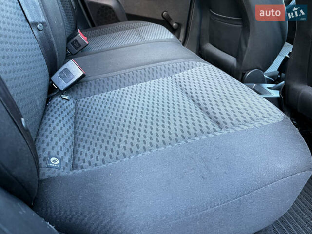 Синий Шкода Фабия, объемом двигателя 1.6 л и пробегом 221 тыс. км за 5499 $, фото 30 на Automoto.ua