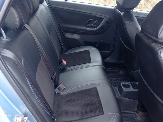 Синий Шкода Фабия, объемом двигателя 1.6 л и пробегом 235 тыс. км за 5600 $, фото 6 на Automoto.ua