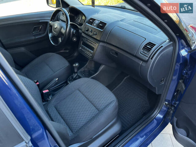 Синий Шкода Фабия, объемом двигателя 1.6 л и пробегом 221 тыс. км за 5499 $, фото 33 на Automoto.ua