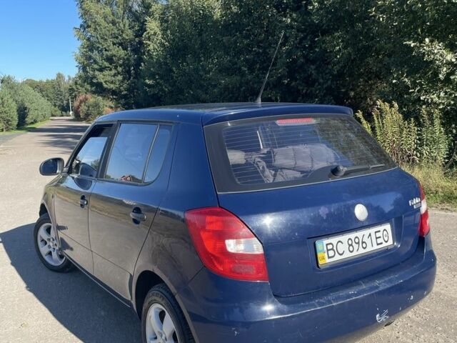 Синий Шкода Фабия, объемом двигателя 1.2 л и пробегом 270 тыс. км за 3200 $, фото 3 на Automoto.ua