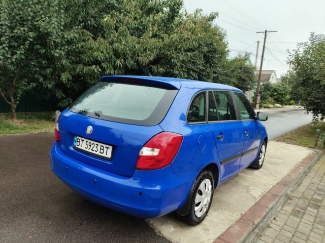 Синий Шкода Фабия, объемом двигателя 0 л и пробегом 310 тыс. км за 4000 $, фото 16 на Automoto.ua