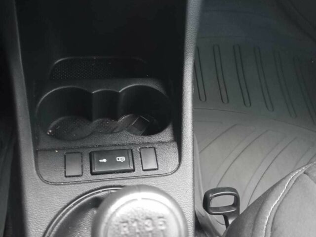 Шкода Фабия 2010 в Виннице на Automoto.ua Синий Шкода Фабия, объемом двигателя 1.2 л и пробегом 204 тыс. км за 4600 $, фото 4 на Automoto.ua