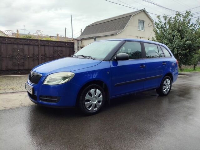 Синий Шкода Фабия, объемом двигателя 0 л и пробегом 310 тыс. км за 4000 $, фото 7 на Automoto.ua