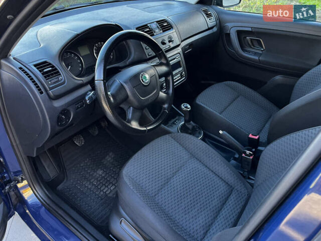 Синий Шкода Фабия, объемом двигателя 1.6 л и пробегом 221 тыс. км за 5499 $, фото 24 на Automoto.ua