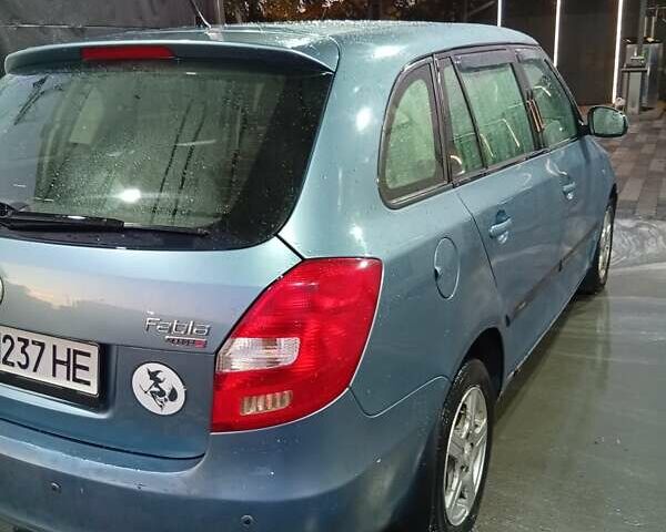 Шкода Фабия 2010 в Ужгороде на Automoto.ua Синий Шкода Фабия, объемом двигателя 1.2 л и пробегом 242 тыс. км за 3600 $, фото 7 на Automoto.ua