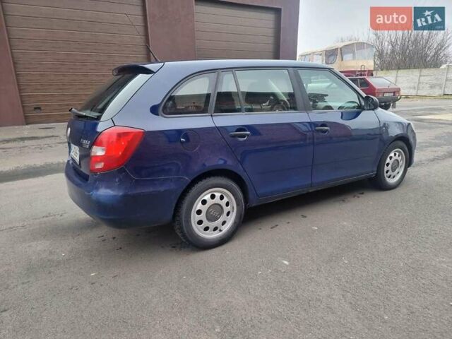 Синий Шкода Фабия, объемом двигателя 1.6 л и пробегом 290 тыс. км за 3900 $, фото 5 на Automoto.ua