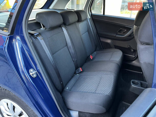 Синий Шкода Фабия, объемом двигателя 1.6 л и пробегом 221 тыс. км за 5499 $, фото 31 на Automoto.ua