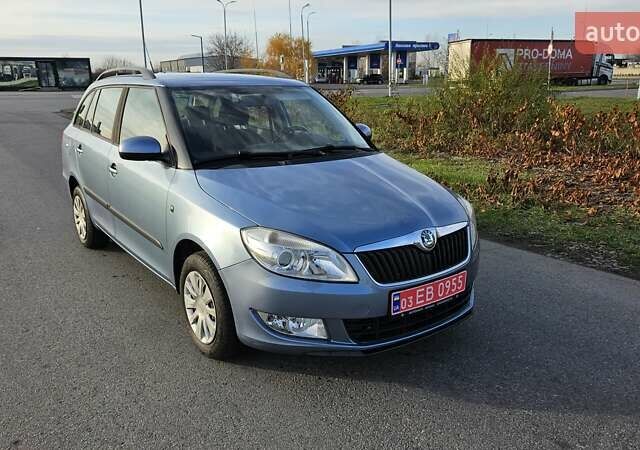 Синий Шкода Фабия, объемом двигателя 0 л и пробегом 195 тыс. км за 5400 $, фото 3 на Automoto.ua