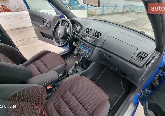 Синий Шкода Фабия, объемом двигателя 1.4 л и пробегом 222 тыс. км за 8100 $, фото 13 на Automoto.ua