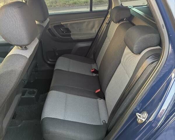 Синий Шкода Фабия, объемом двигателя 1.6 л и пробегом 209 тыс. км за 5150 $, фото 13 на Automoto.ua