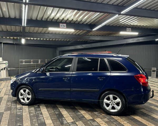 Синий Шкода Фабия, объемом двигателя 1.2 л и пробегом 255 тыс. км за 4250 $, фото 2 на Automoto.ua