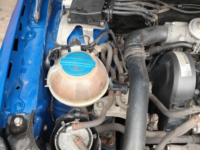 Синий Шкода Фабия, объемом двигателя 0 л и пробегом 310 тыс. км за 4000 $, фото 5 на Automoto.ua