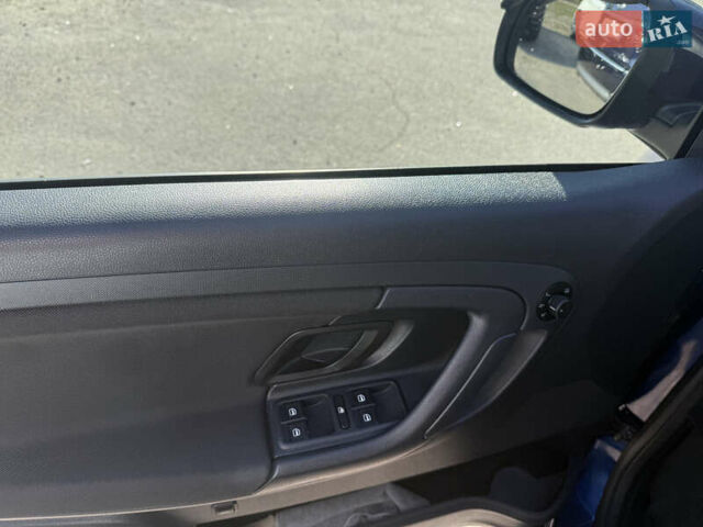 Синий Шкода Фабия, объемом двигателя 1.2 л и пробегом 195 тыс. км за 6600 $, фото 14 на Automoto.ua