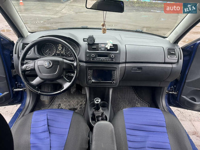 Синий Шкода Фабия, объемом двигателя 1.2 л и пробегом 254 тыс. км за 4900 $, фото 12 на Automoto.ua