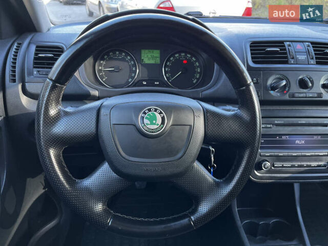 Синий Шкода Фабия, объемом двигателя 1.6 л и пробегом 221 тыс. км за 5499 $, фото 38 на Automoto.ua