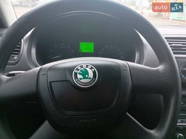 Шкода Фабия 2010 в Виннице на Automoto.ua Синий Шкода Фабия, объемом двигателя 1.2 л и пробегом 240 тыс. км за 4700 $, фото 13 на Automoto.ua