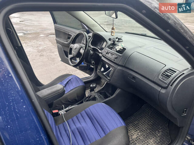 Синий Шкода Фабия, объемом двигателя 1.2 л и пробегом 254 тыс. км за 4900 $, фото 7 на Automoto.ua