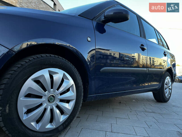 Синий Шкода Фабия, объемом двигателя 1.6 л и пробегом 221 тыс. км за 5499 $, фото 6 на Automoto.ua