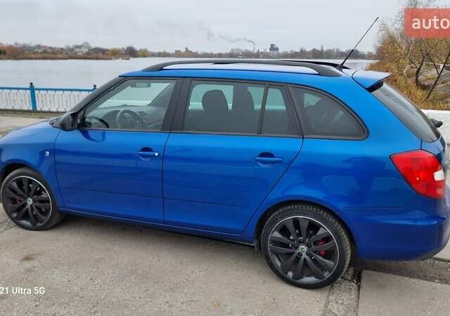 Синий Шкода Фабия, объемом двигателя 1.4 л и пробегом 222 тыс. км за 8100 $, фото 1 на Automoto.ua