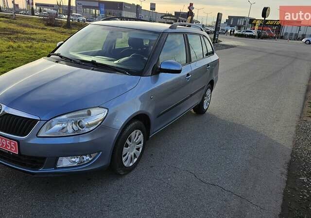 Синий Шкода Фабия, объемом двигателя 0 л и пробегом 195 тыс. км за 5400 $, фото 1 на Automoto.ua