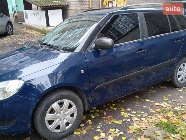 Шкода Фабия 2010 в Виннице на Automoto.ua Синий Шкода Фабия, объемом двигателя 1.2 л и пробегом 240 тыс. км за 4700 $, фото 1 на Automoto.ua