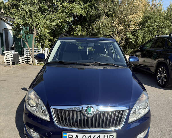 Синий Шкода Фабия, объемом двигателя 1.2 л и пробегом 195 тыс. км за 6600 $, фото 4 на Automoto.ua