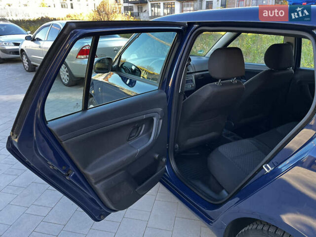 Синий Шкода Фабия, объемом двигателя 1.6 л и пробегом 221 тыс. км за 5499 $, фото 20 на Automoto.ua