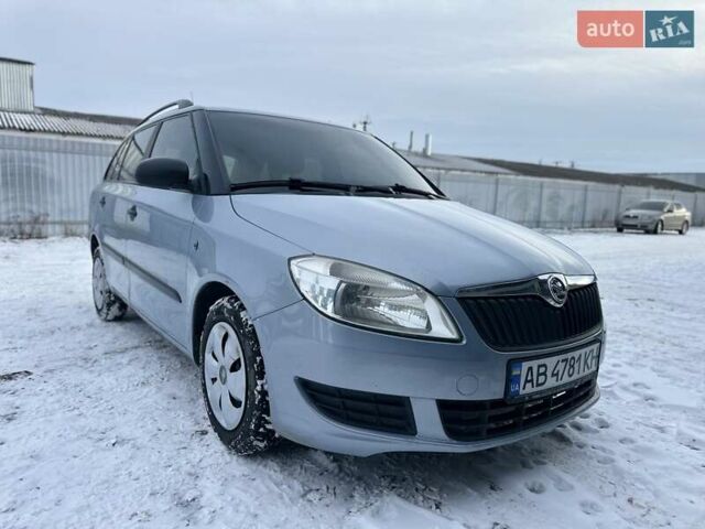 Синий Шкода Фабия, объемом двигателя 1.2 л и пробегом 160 тыс. км за 4800 $, фото 3 на Automoto.ua