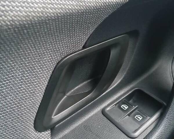 Шкода Фабия 2010 в Виннице на Automoto.ua Синий Шкода Фабия, объемом двигателя 1.2 л и пробегом 240 тыс. км за 4700 $, фото 11 на Automoto.ua