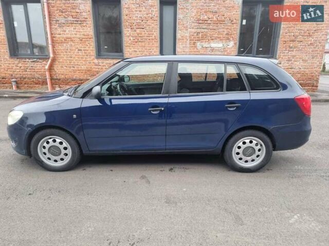 Синий Шкода Фабия, объемом двигателя 1.6 л и пробегом 290 тыс. км за 3900 $, фото 2 на Automoto.ua