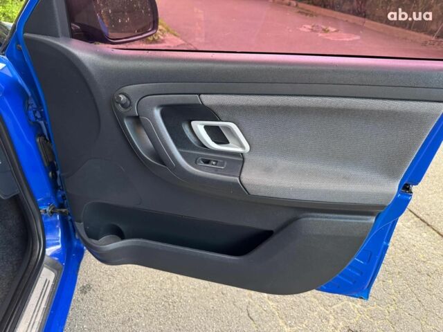Синий Шкода Фабия, объемом двигателя 1.4 л и пробегом 292 тыс. км за 4490 $, фото 18 на Automoto.ua