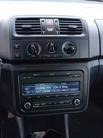 Синий Шкода Фабия, объемом двигателя 1.2 л и пробегом 222 тыс. км за 4500 $, фото 9 на Automoto.ua