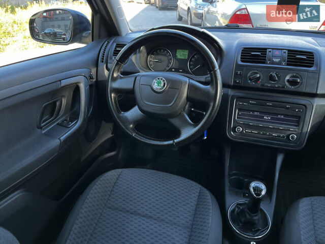 Синий Шкода Фабия, объемом двигателя 1.6 л и пробегом 221 тыс. км за 5499 $, фото 37 на Automoto.ua