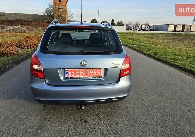 Синий Шкода Фабия, объемом двигателя 0 л и пробегом 195 тыс. км за 5400 $, фото 6 на Automoto.ua