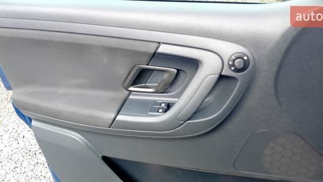 Синий Шкода Фабия, объемом двигателя 1.2 л и пробегом 222 тыс. км за 4500 $, фото 11 на Automoto.ua