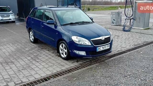 Синий Шкода Фабия, объемом двигателя 1.2 л и пробегом 222 тыс. км за 4500 $, фото 1 на Automoto.ua