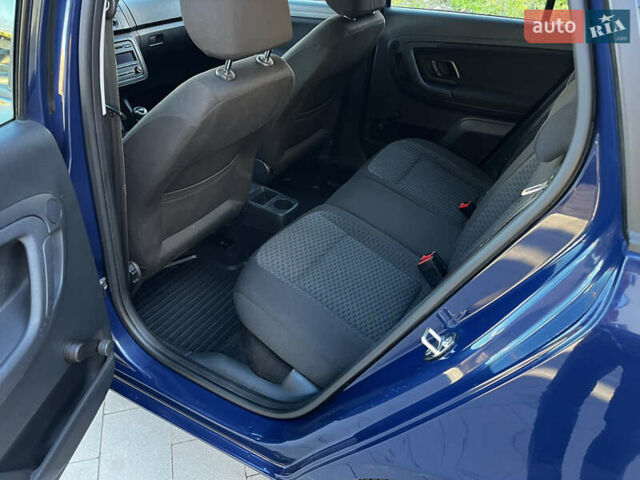 Синий Шкода Фабия, объемом двигателя 1.6 л и пробегом 221 тыс. км за 5499 $, фото 21 на Automoto.ua
