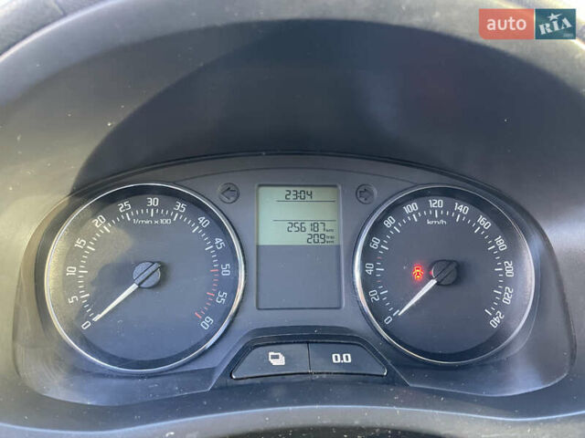 Синий Шкода Фабия, объемом двигателя 1.2 л и пробегом 256 тыс. км за 4700 $, фото 7 на Automoto.ua
