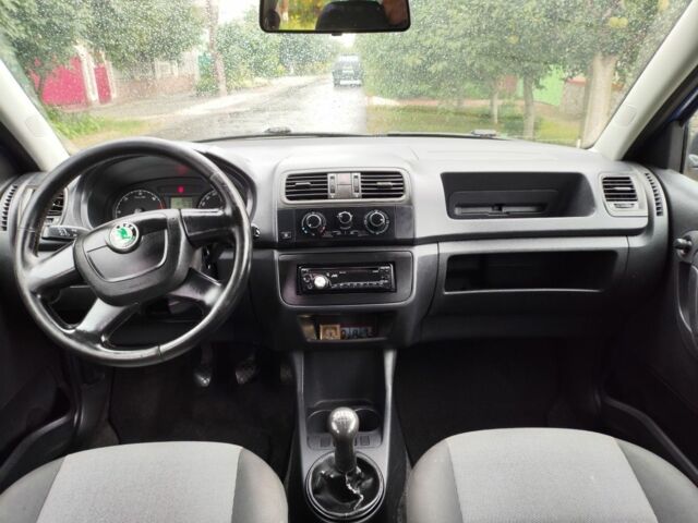 Синий Шкода Фабия, объемом двигателя 0 л и пробегом 310 тыс. км за 4000 $, фото 12 на Automoto.ua