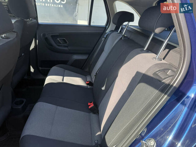 Синий Шкода Фабия, объемом двигателя 1.2 л и пробегом 195 тыс. км за 6600 $, фото 7 на Automoto.ua