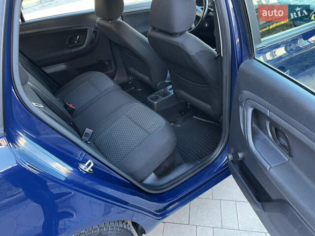 Синий Шкода Фабия, объемом двигателя 1.6 л и пробегом 221 тыс. км за 5499 $, фото 28 на Automoto.ua
