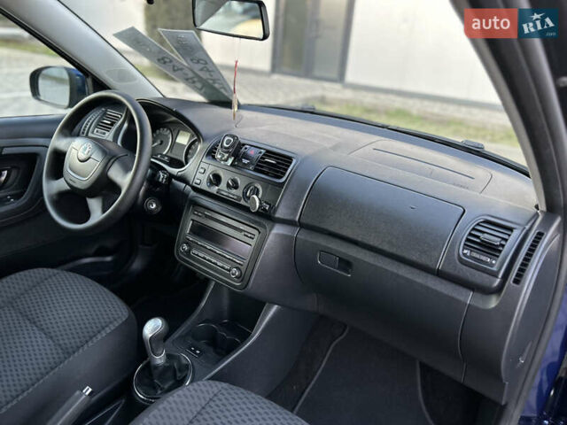 Синий Шкода Фабия, объемом двигателя 1.2 л и пробегом 182 тыс. км за 5850 $, фото 27 на Automoto.ua